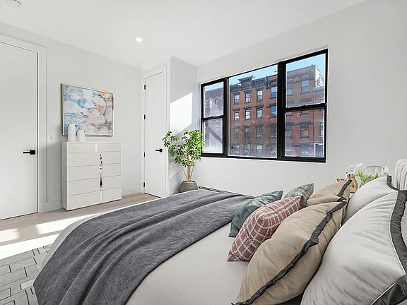 4th image of 163 1st Ave #3W