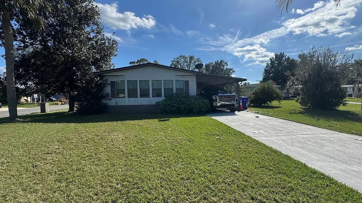 3 bed, 2.0 bath, 1358 sqft, $1,800 — Photo 1