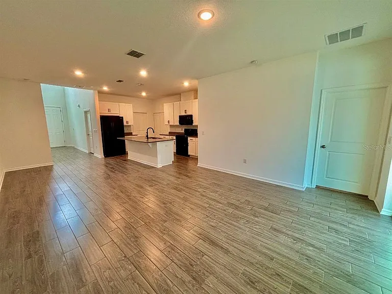 7563 Ashcroft Dr — Photo 5