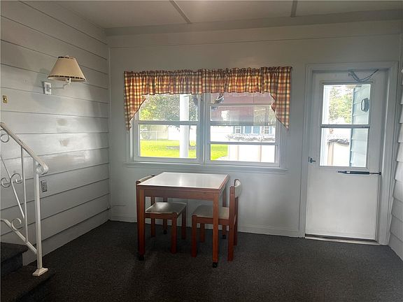 5th image of 411 Watkins Rd