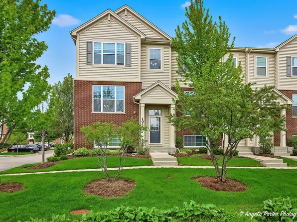 101 Lexington Ln, Rolling Meadows, IL 60008