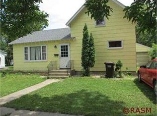 913 7th St S, Saint James, MN 56081