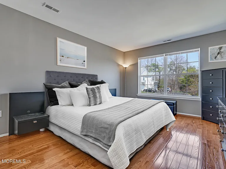 256 Tennis Ct — Photo 23