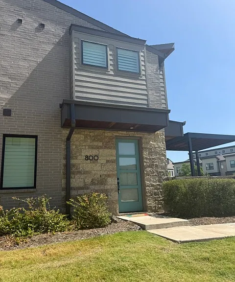 800 Bandera Ct — Photo 8