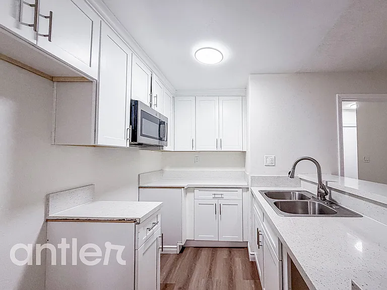 9011 Tobias Ave #A140 — Photo 4