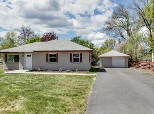 21 N Barker Rd, Greenacres, WA 99016