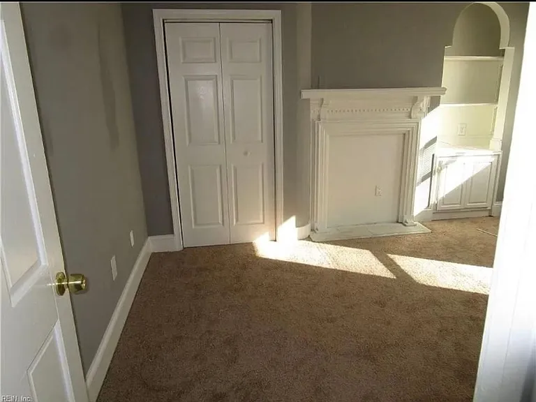 830 Lexington St — Photo 3