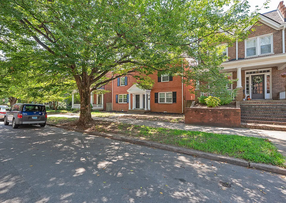 3111 W Franklin St