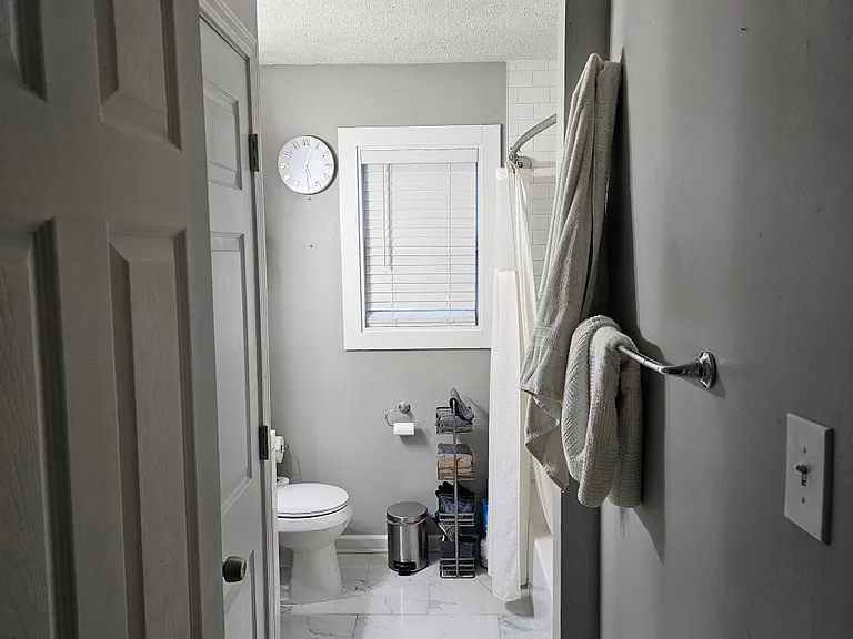 2321 Eldridge Ave — Photo 8