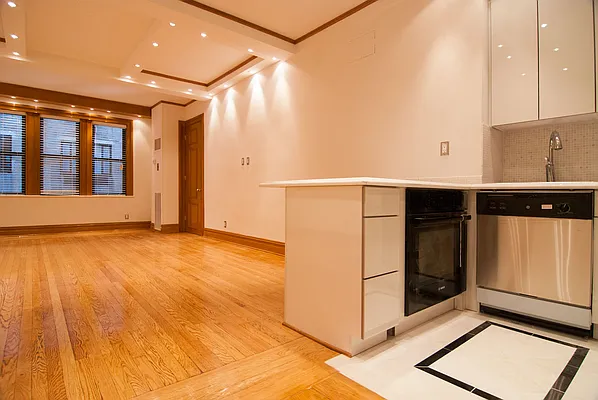 Rented by WAM Partners - William Moses Co. | media 18