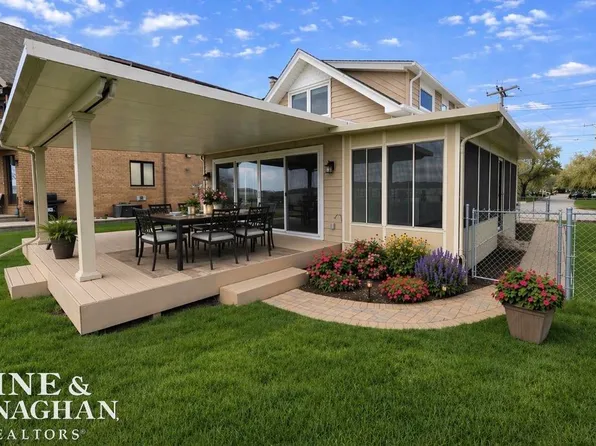 2008 E Park Dr, Algonac, MI 48001