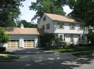 4 Saxon Rd, Worcester, MA 01602