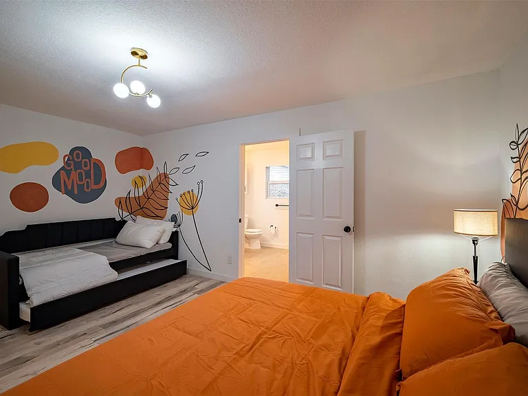 5918 Lattimer Dr — Photo 18