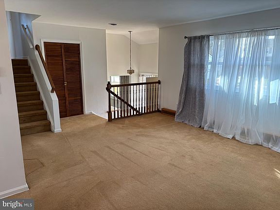 3rd image of 2629 Drayton Dr