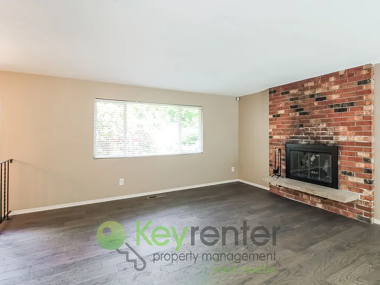 2511 SW 107th Way — Photo 4