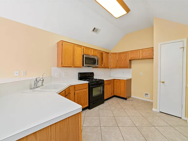 1503 Telkwa Dr — Photo 9