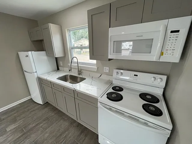 241 Magnolia St #B — Photo 9