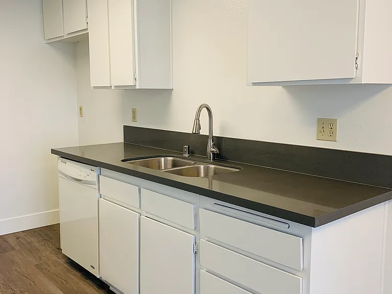 1200 S Sharon Cir #5A — Photo 7