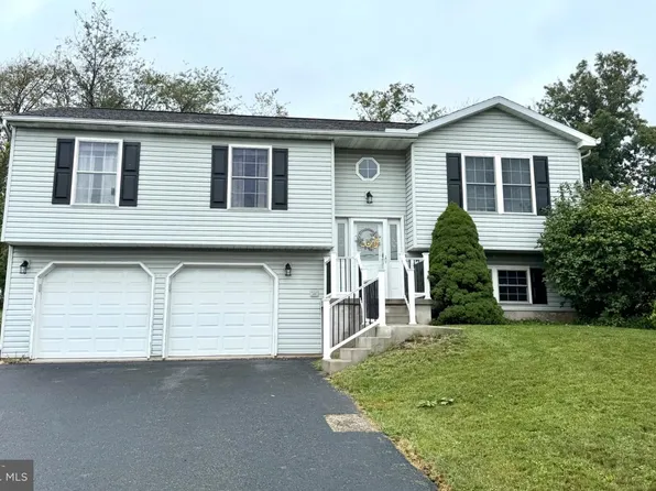 1718 Running Deer Dr, Auburn, PA 17922