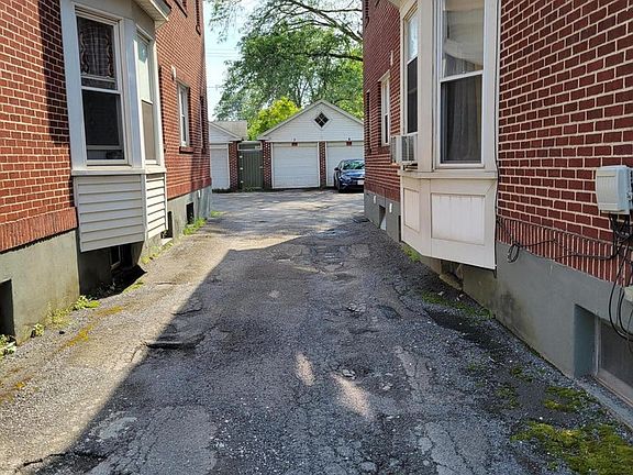 3rd image of 354 New Scotland Ave #B