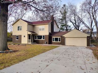 17348 Hilton St, Southfield, MI 48075