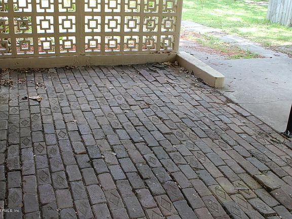 Covered pavered patio