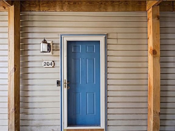 3rd image of 410 Delaware Ave APT 204