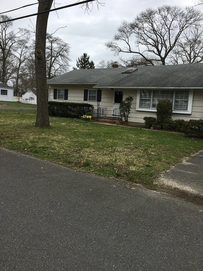 276 Michael Ave photo 1