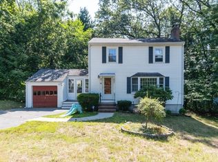 15 Lexington St, Burlington, MA 01803