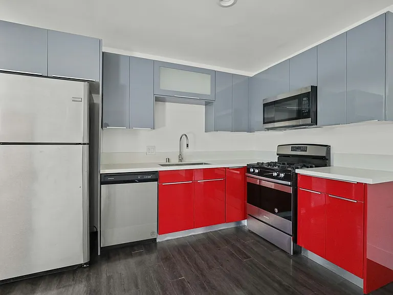 1321 W 36th Pl #3 — Photo 1