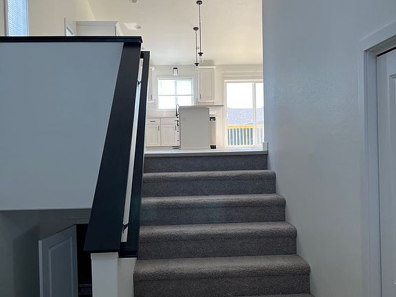 3rd image of 921 46th Ave S