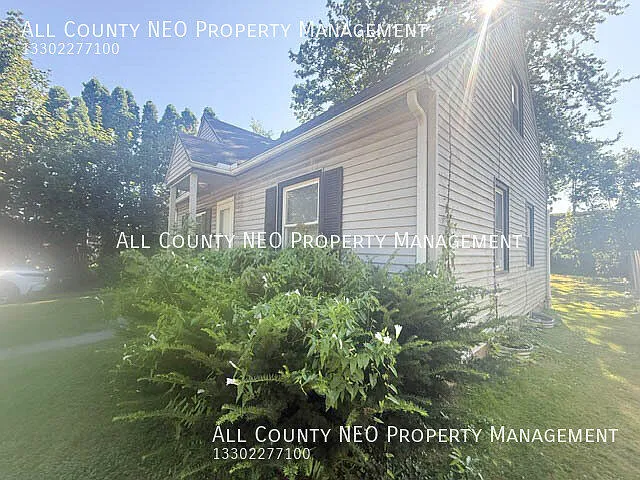 Coming Soon!! Move In Ready 3 Bedroom Bungalow In West Akron! — Photo 1
