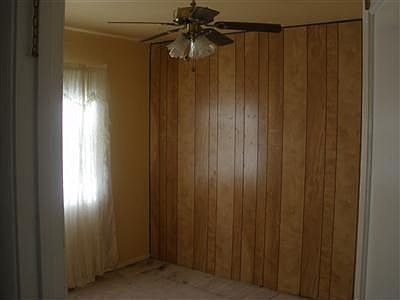 4th image of 3760 Bolivar Ave