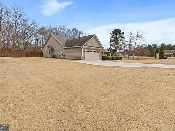 2nd image of 29 Arbor Way