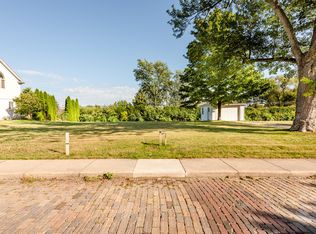 323 Ridgeway St, Saint Joseph, MI 49085