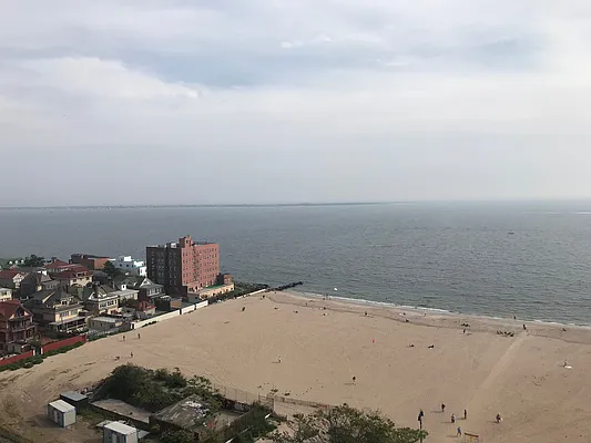 Sold by Elbe Real Estate Inc | media 23