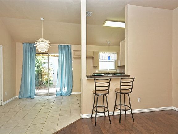 4th image of 1554 Parkfield Cir