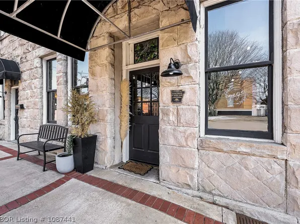 110 & 112 S 2nd St, Ozark, AR 72949