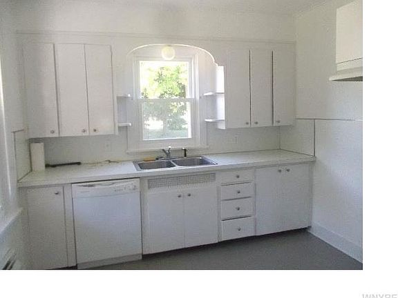 2nd image of 147 S Chapel St