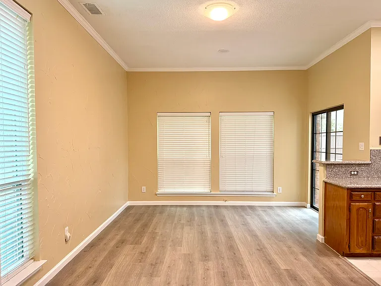 1410 Indian Lake Trl — Photo 5