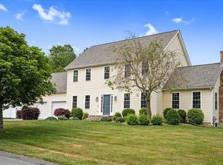 2 Harding Ln, Sturbridge, MA 01518