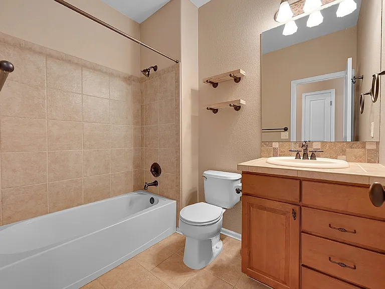 11637 Blackmoor St — Photo 16