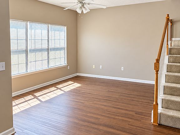4th image of 28 Courtyard Way