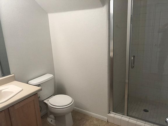 4th image of 317 Whitney Breeze Ave