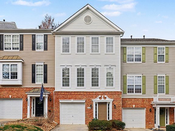 2nd image of 7007 Pinecrest Townes Dr