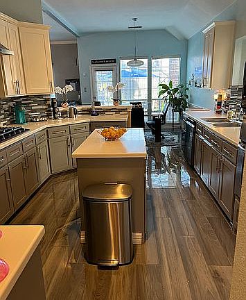 2nd image of 2864 Andrews Dr