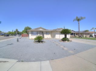 539 Meadow Ln, Kingsburg, CA 93631