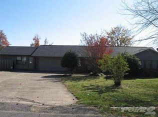 2502 Reeves Ave, Mena, AR 71953