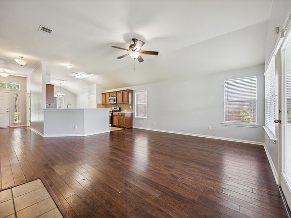 4th image of 3813 Bandice Ln