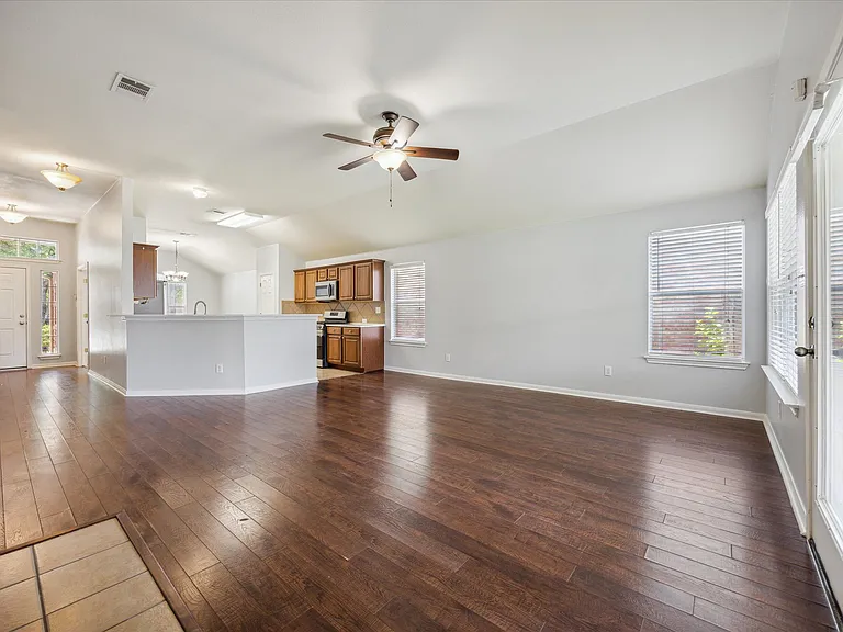 3813 Bandice Ln — Photo 4